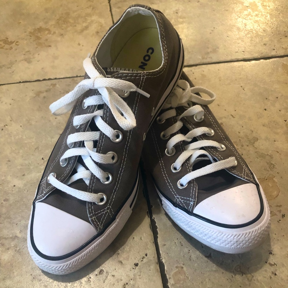Men's 7.5 Women's 9.5 Converse